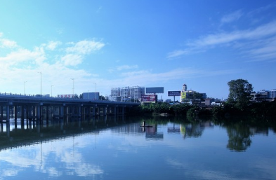 在臨港的機遇和挑戰中寧波國際物流怎樣發展呢？