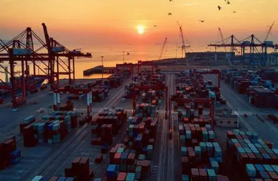 國際經濟不確定下為何企業巨頭有競爭力？青島國際物流帶您分析