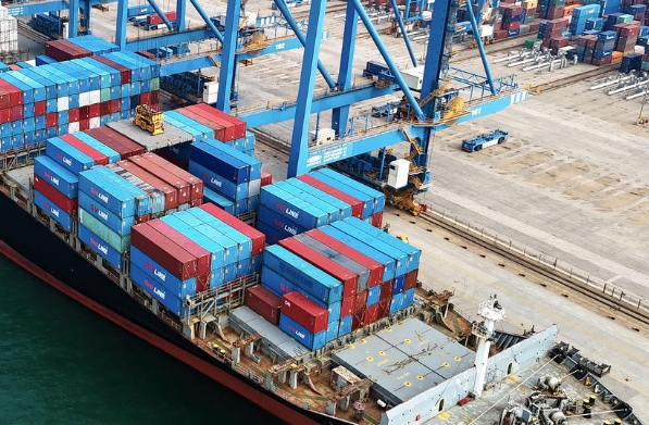 青島貨代海運在國際貿易中發揮著越來越重要的作用